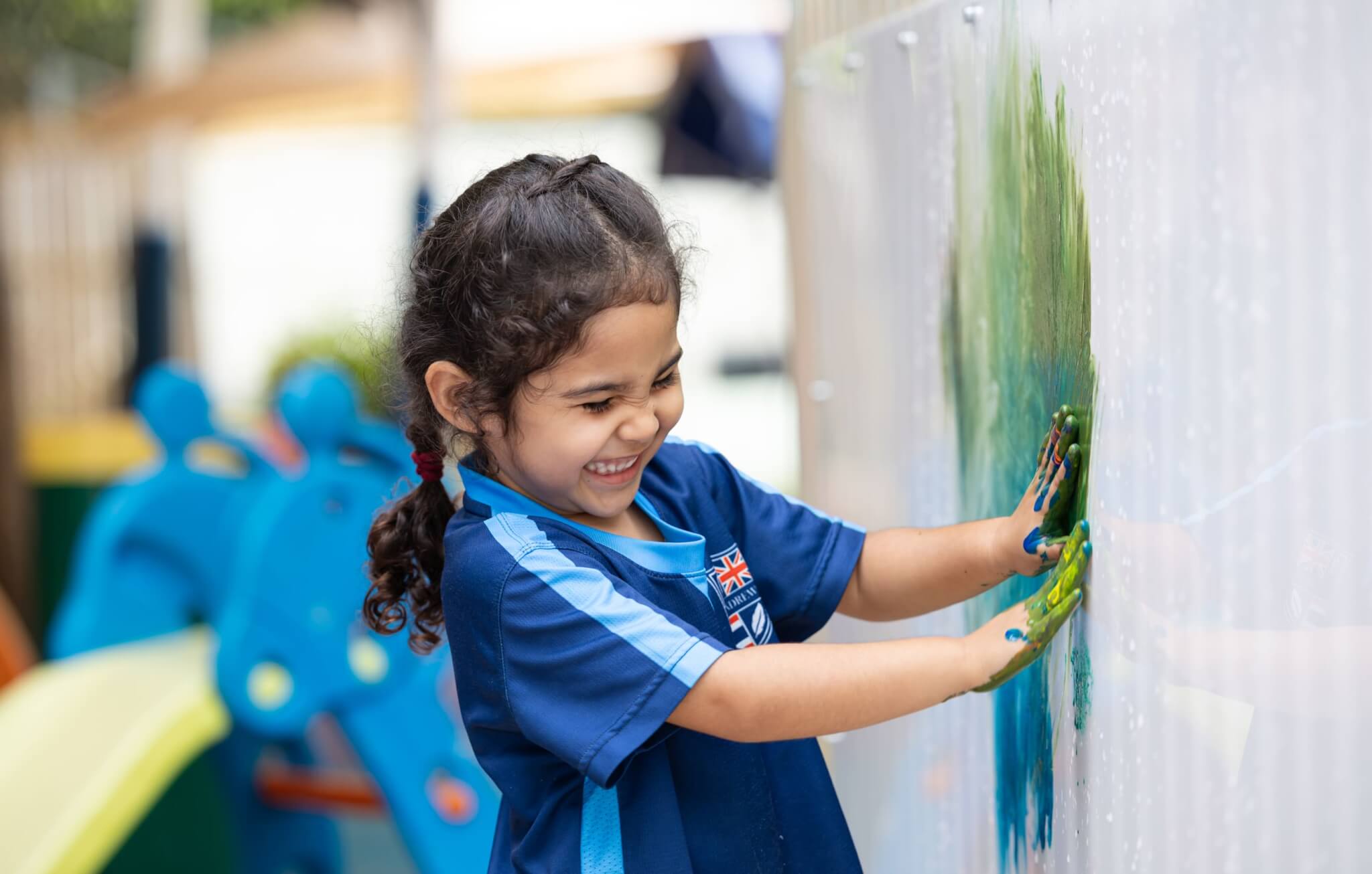 emotional-intelligence-early-years-confidence-painting